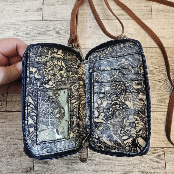 Sakroots Artist Circle Crossbody Phone case/Wallet Blue White Floral Mosaic - Picture 4 of 8